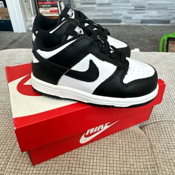 Nike Dunks toddler size 6c never worn with box - Picture 4 of 4